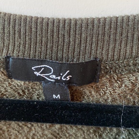 Army green leopard print sweatshirt - Picture 2 of 4